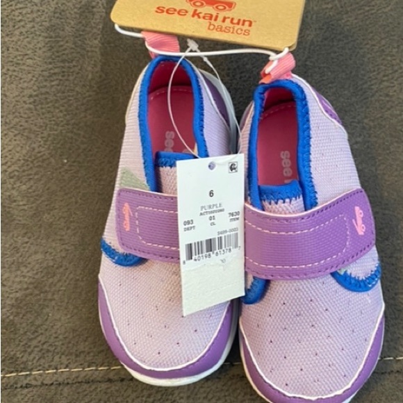 See Kai Run Sneakers - Picture 2 of 9